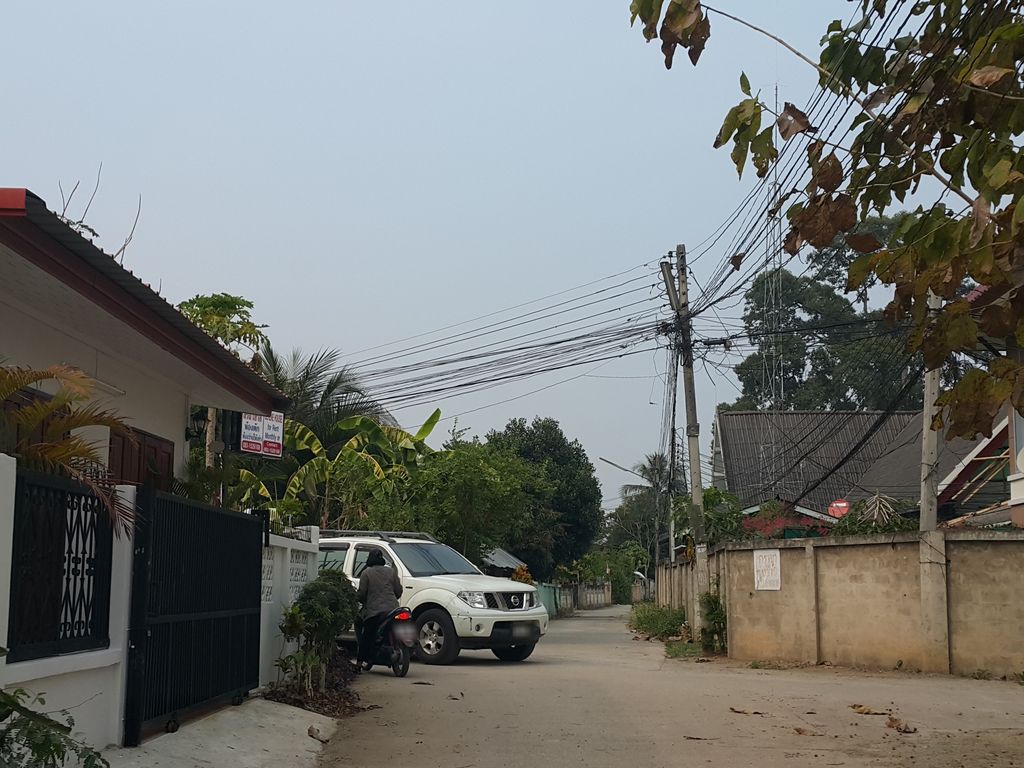 ภาพถนนตรงที่ ร้านอาหารชิโอยะ ตั้งอยู่ ถ่ายโดย jrcarlsen พ.ศ. 2559 (2016) · A street-level view of where ร้านอาหารชิโอยะ · Chiyo Restaurant stands, by jrcarlsen in 2559 (2016)