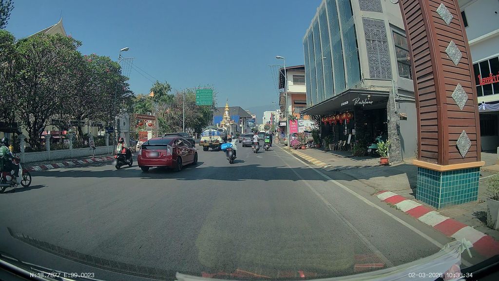 ภาพถนนตรงที่ Dr. Alex Aesthetic Clinic ตั้งอยู่ ถ่ายโดย ThailandCambodia พ.ศ. 2569 (2026) · A street-level view of where Dr. Alex Aesthetic Clinic stands, by ThailandCambodia in 2569 (2026)