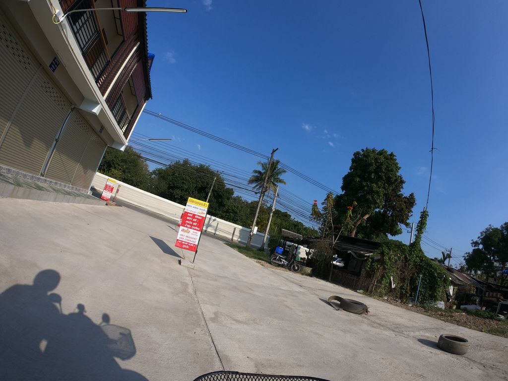 ภาพถนนตรงที่ หมีเตี๋ยวหมู เชียงใหม่ ตั้งอยู่ ถ่ายโดย chanuwath_grab พ.ศ. 2562 (2019) · A street-level view of where หมีเตี๋ยวหมู เชียงใหม่ · Mitiaomu Chiang Mai stands, by chanuwath_grab in 2562 (2019)