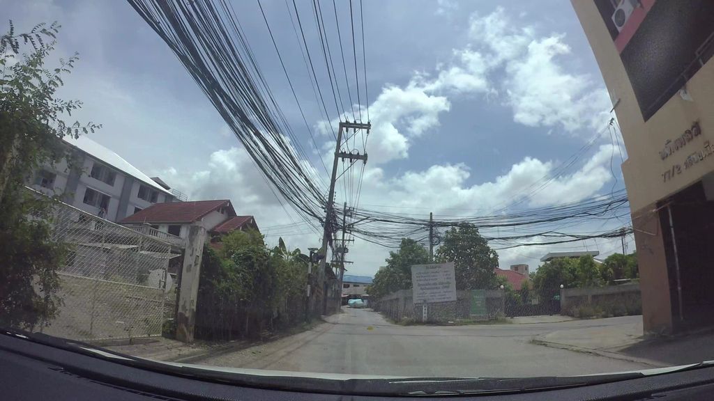 ภาพถนนตรงที่ หอพักทวีสุข ตั้งอยู่ ถ่ายโดย kaart_3 พ.ศ. 2562 (2019) · A street-level view of where หอพักทวีสุข · Thawi Suk Dormitory stands, by kaart_3 in 2562 (2019)