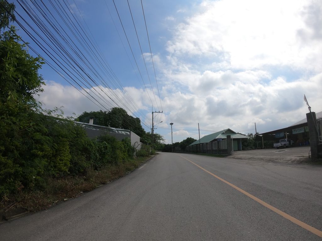 ภาพถนนตรงที่ I'm Sweets Coffee & Bakery ตั้งอยู่ ถ่ายโดย chanuwath_grab พ.ศ. 2562 (2019) · A street-level view of where I'm Sweets Coffee & Bakery stands, by chanuwath_grab in 2562 (2019)