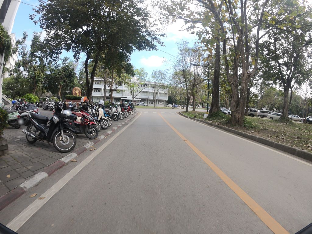 ภาพถนนตรงที่ Algal and Cyanobacterial Research Laboratory CMU ตั้งอยู่ ถ่ายโดย chanuwath_grab พ.ศ. 2562 (2019) · A street-level view of where Algal and Cyanobacterial Research Laboratory CMU stands, by chanuwath_grab in 2562 (2019)