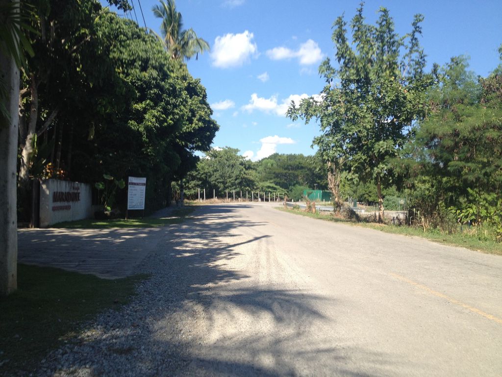 ภาพถนนตรงที่ The Edge Rehab ตั้งอยู่ ถ่ายโดย jimwatana พ.ศ. 2558 (2015) · A street-level view of where The Edge Rehab stands, by jimwatana in 2558 (2015)