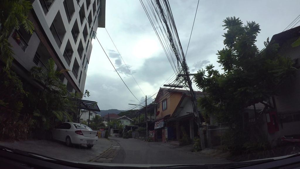 ภาพถนนตรงที่ ร้านก๋วยเตี๋ยวแม่ยวน ตั้งอยู่ ถ่ายโดย kaart_3 พ.ศ. 2562 (2019) · A street-level view of where ร้านก๋วยเตี๋ยวแม่ยวน · Ran Kuaitiao Mae Yuan stands, by kaart_3 in 2562 (2019)