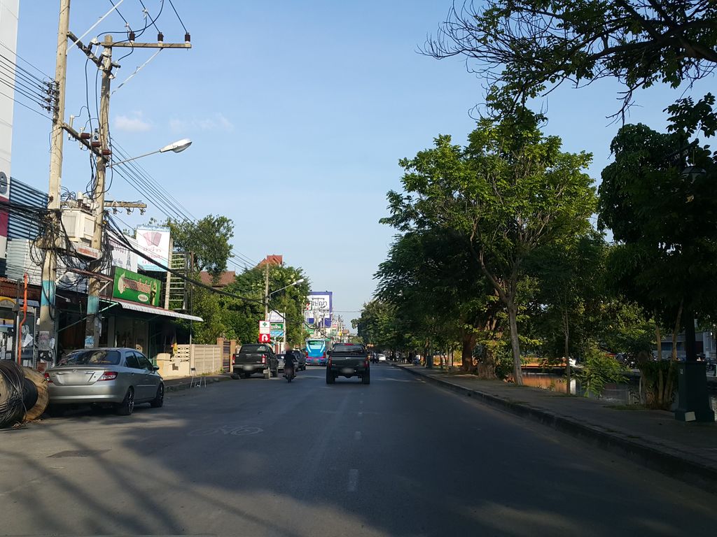 ภาพถนนตรงที่ Acer Customer Support Center ตั้งอยู่ ถ่ายโดย jrcarlsen พ.ศ. 2558 (2015) · A street-level view of where Acer Customer Support Center stands, by jrcarlsen in 2558 (2015)
