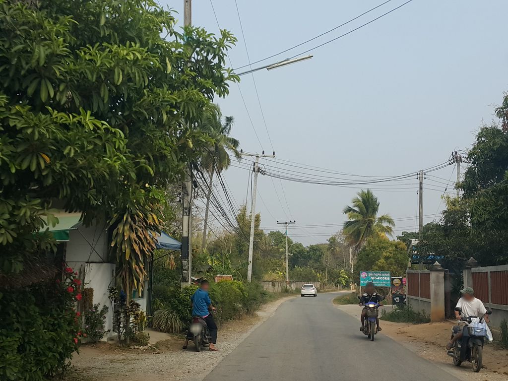 ภาพถนนตรงที่ แซ่บนัวบ้านทนาย @ สันทรายน้อย ตั้งอยู่ ถ่ายโดย jrcarlsen พ.ศ. 2559 (2016) · A street-level view of where แซ่บนัวบ้านทนาย @ สันทรายน้อย · Saepnua Ban Thanai @ San Sai Noi stands, by jrcarlsen in 2559 (2016)