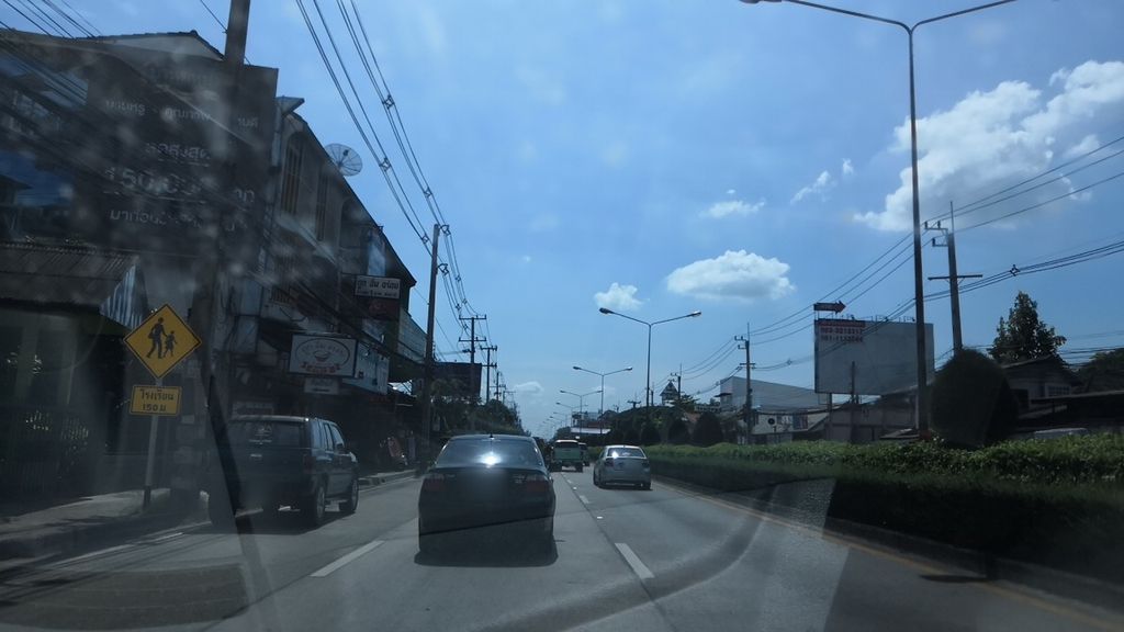 ภาพถนนตรงที่ ร้านฉ่ำ ณ.แม่เหียะ ตั้งอยู่ ถ่ายโดย charlesano พ.ศ. 2561 (2018) · A street-level view of where ร้านฉ่ำ ณ.แม่เหียะ · Ran Cham Na.Mae Hia stands, by charlesano in 2561 (2018)
