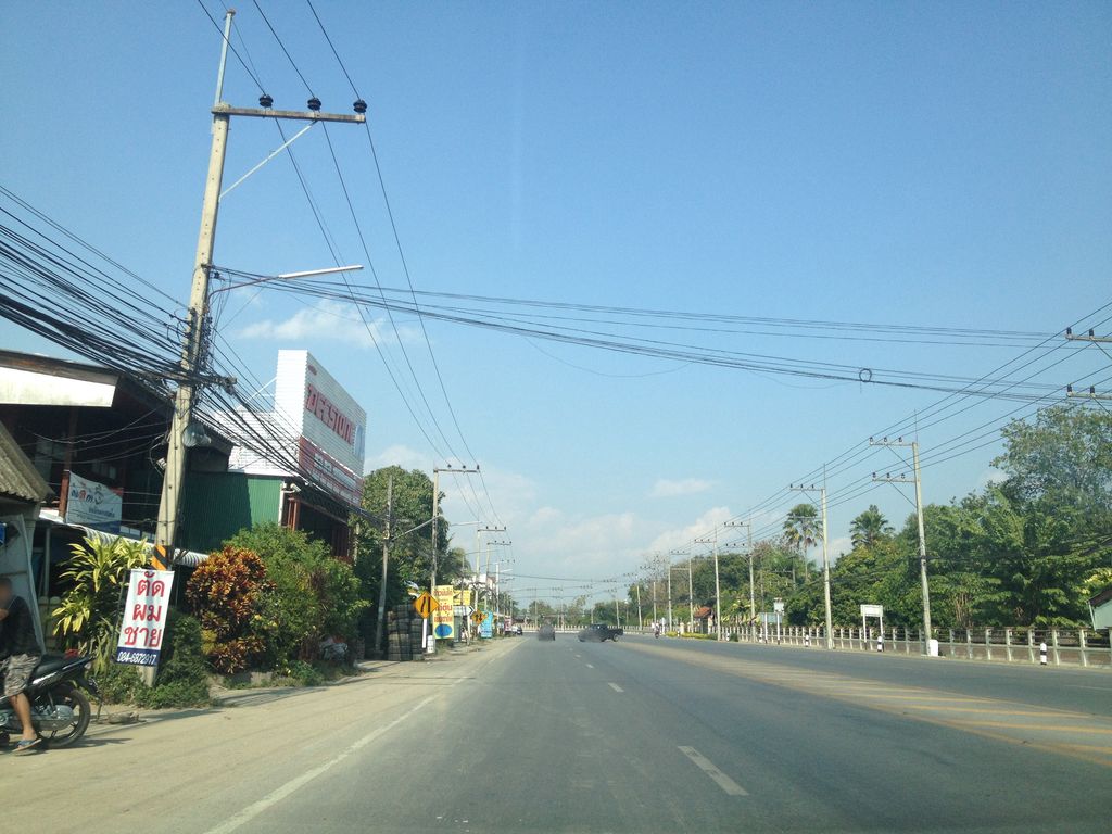 ภาพถนนตรงที่ JJ Beauty House ตั้งอยู่ ถ่ายโดย jimwatana พ.ศ. 2558 (2015) · A street-level view of where JJ Beauty House stands, by jimwatana in 2558 (2015)