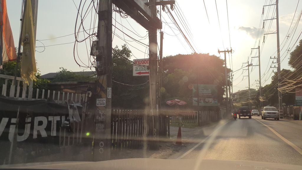 ภาพถนนตรงที่ Ah Lwan Pyay Tea House CNX (คิดถึงคุณ) ตั้งอยู่ ถ่ายโดย jrcarlsen พ.ศ. 2564 (2021) · A street-level view of where Ah Lwan Pyay Tea House CNX (คิดถึงคุณ) stands, by jrcarlsen in 2564 (2021)