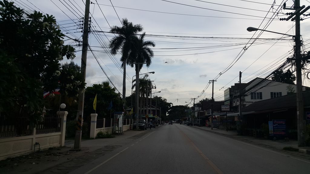 ภาพถนนตรงที่ Pangthara65 ปางธารา ณ ปางไฮ เชียงใหม่ ตั้งอยู่ ถ่ายโดย jrcarlsen พ.ศ. 2559 (2016) · A street-level view of where Pangthara65 ปางธารา ณ ปางไฮ เชียงใหม่ stands, by jrcarlsen in 2559 (2016)