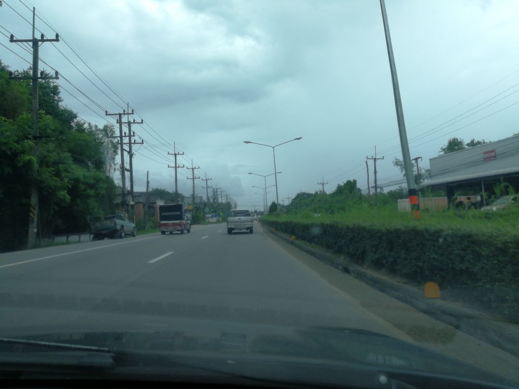 ภาพถนนตรงที่ อินทนนท์กาแฟสด ตั้งอยู่ ถ่ายโดย chanon พ.ศ. 2561 (2018) · A street-level view of where อินทนนท์กาแฟสด · Inthanon Kafaetda stands, by chanon in 2561 (2018)