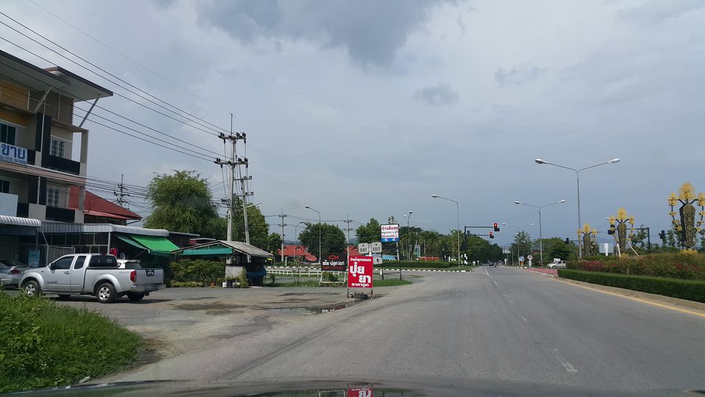 ภาพถนนตรงที่ love is bingsu ตั้งอยู่ ถ่ายโดย jrcarlsen พ.ศ. 2559 (2016) · A street-level view of where love is bingsu stands, by jrcarlsen in 2559 (2016)