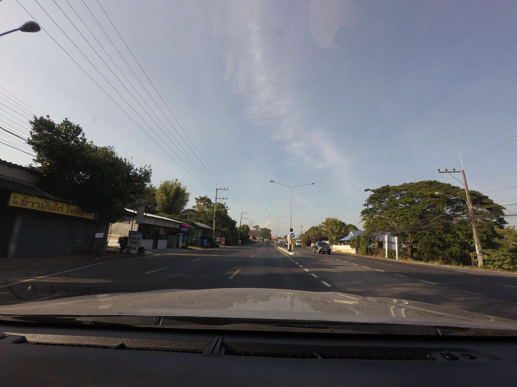 ภาพถนนตรงที่ ร้านข้าวมันไก่ไหหลำ ตั้งอยู่ ถ่ายโดย mishari พ.ศ. 2563 (2020) · A street-level view of where ร้านข้าวมันไก่ไหหลำ · Ran Khao Man Kai Hailam stands, by mishari in 2563 (2020)