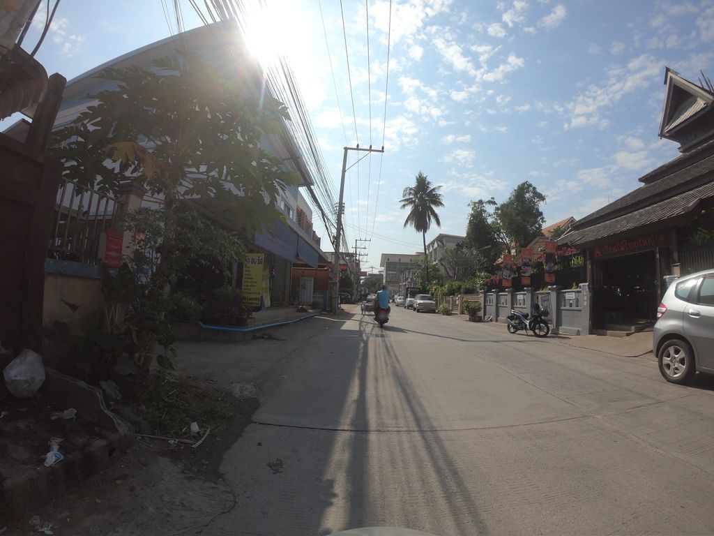 ภาพถนนตรงที่ Konta ลิฟติ้ง ต่อขนตา เชียงใหม่ ตั้งอยู่ ถ่ายโดย chanuwath_grab พ.ศ. 2562 (2019) · A street-level view of where Konta ลิฟติ้ง ต่อขนตา เชียงใหม่ stands, by chanuwath_grab in 2562 (2019)