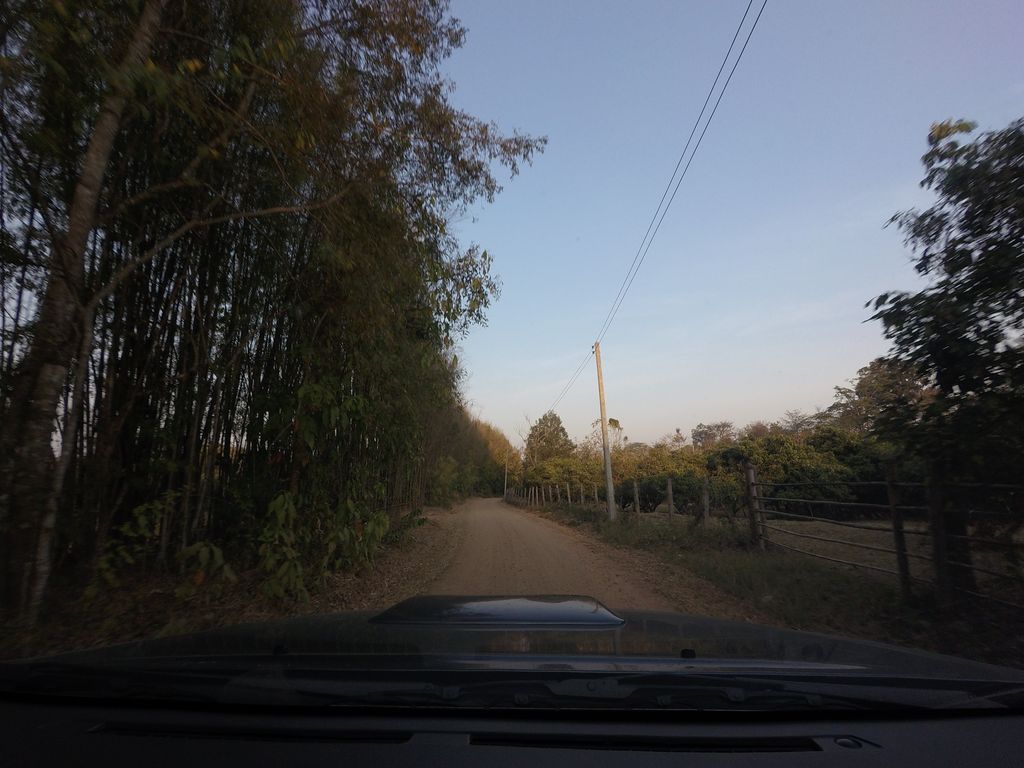 ภาพถนนตรงที่ Anda.Warin ตั้งอยู่ ถ่ายโดย mishari พ.ศ. 2559 (2016) · A street-level view of where Anda.Warin stands, by mishari in 2559 (2016)