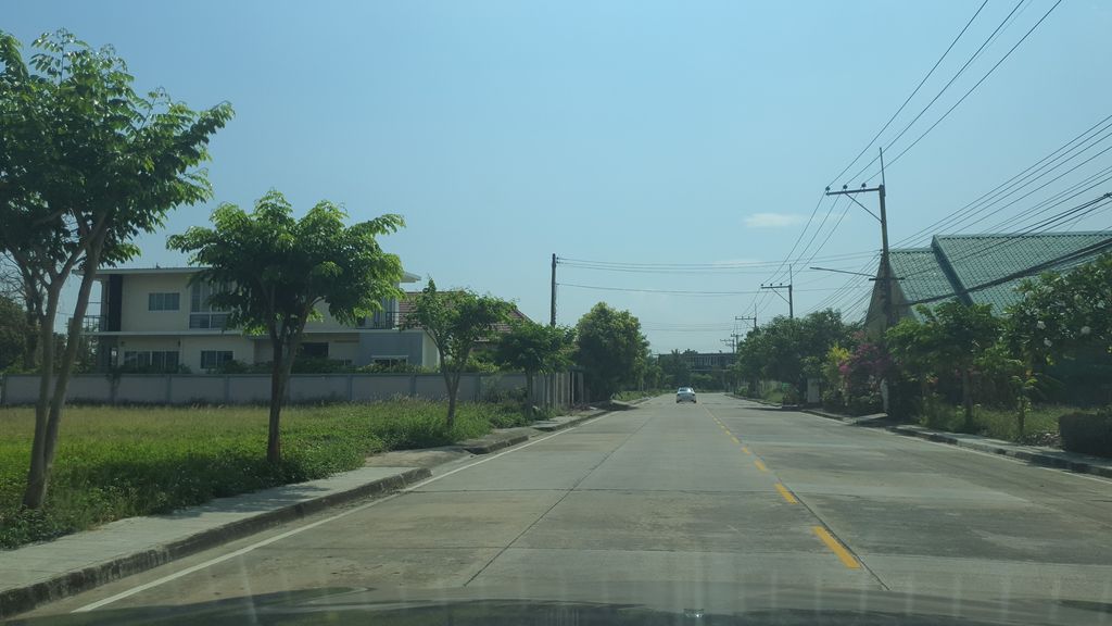 ภาพถนนตรงที่ Lanna Kendo Club ตั้งอยู่ ถ่ายโดย jrcarlsen พ.ศ. 2564 (2021) · A street-level view of where Lanna Kendo Club stands, by jrcarlsen in 2564 (2021)