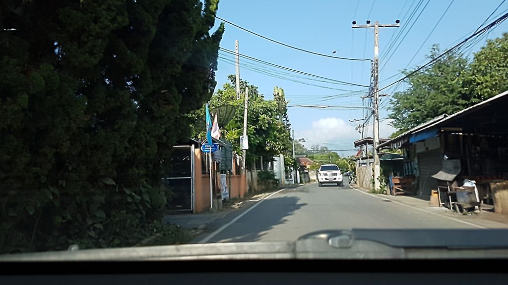 ภาพถนนตรงที่ Tree Time Honey ตั้งอยู่ ถ่ายโดย ekkarin พ.ศ. 2559 (2016) · A street-level view of where Tree Time Honey stands, by ekkarin in 2559 (2016)