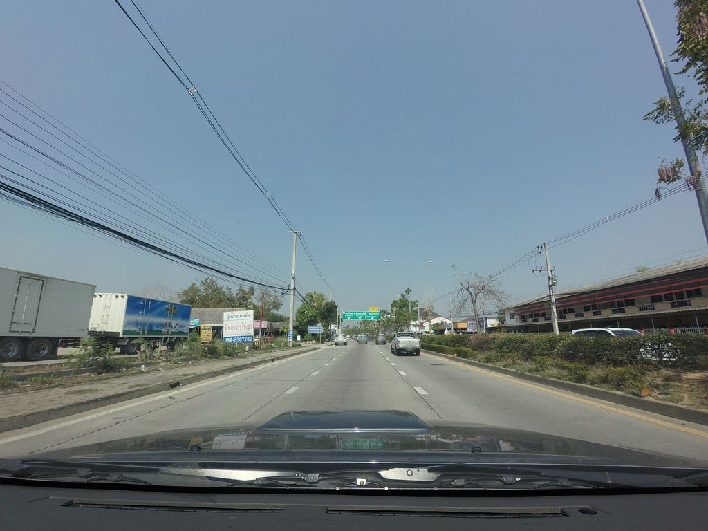 ภาพถนนตรงที่ Leklek ตั้งอยู่ ถ่ายโดย mishari พ.ศ. 2559 (2016) · A street-level view of where Leklek stands, by mishari in 2559 (2016)