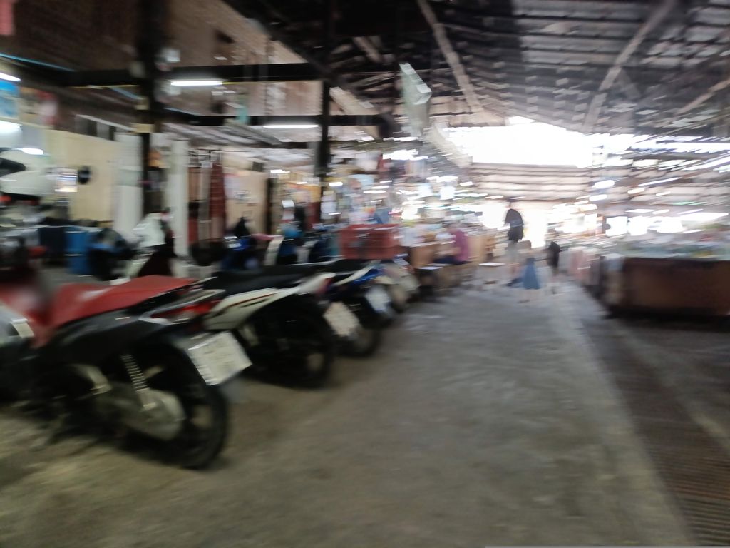ภาพถนนตรงที่ ศาลายาเภสัช ตั้งอยู่ ถ่ายโดย skillsy พ.ศ. 2568 (2025) · A street-level view of where ศาลายาเภสัช · Salaiphesat stands, by skillsy in 2568 (2025)