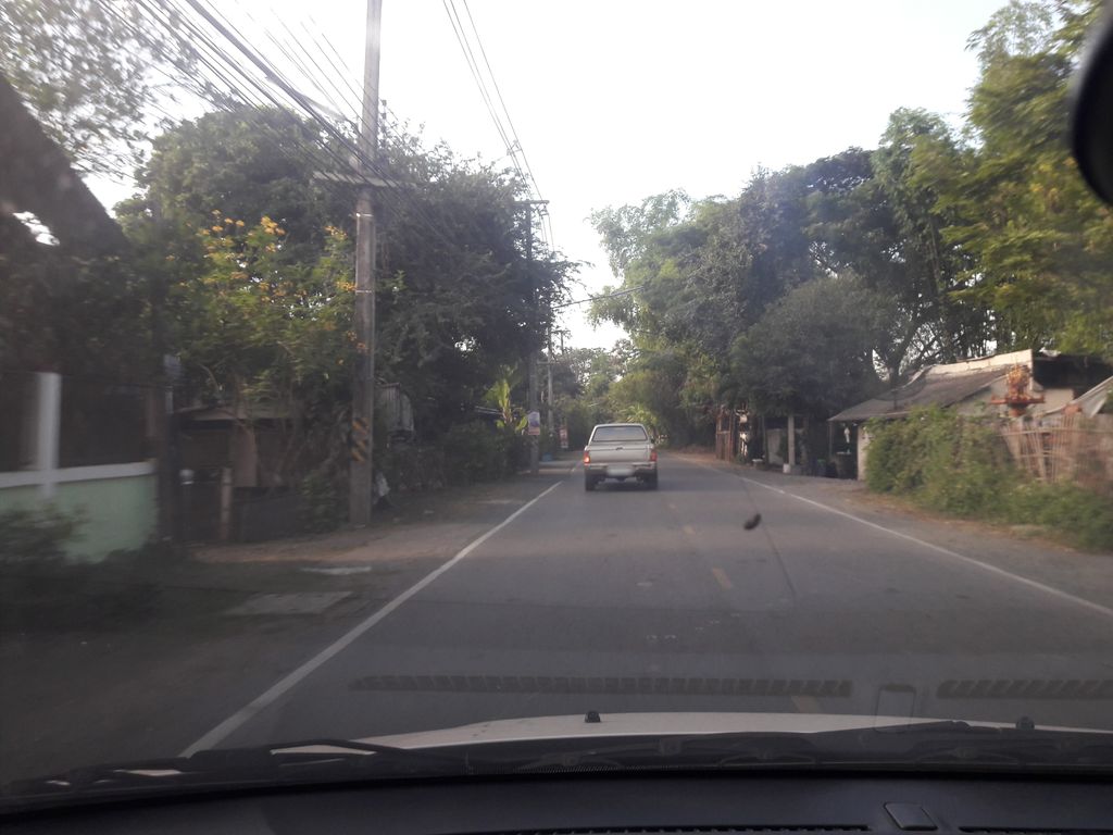 ภาพถนนตรงที่ รัตนา คาเฟ่ ตั้งอยู่ ถ่ายโดย noochjaree พ.ศ. 2561 (2018) · A street-level view of where รัตนา คาเฟ่ · Ratna Café stands, by noochjaree in 2561 (2018)