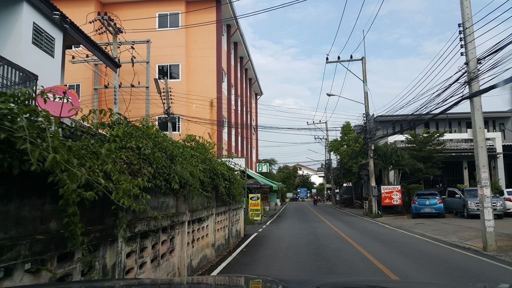 ภาพถนนตรงที่ Princess Home ตั้งอยู่ ถ่ายโดย jrcarlsen พ.ศ. 2559 (2016) · A street-level view of where Princess Home stands, by jrcarlsen in 2559 (2016)