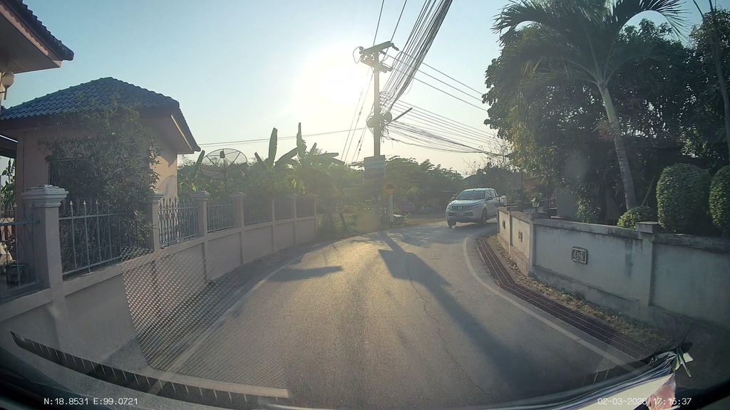ภาพถนนตรงที่ ร้านเหล้าปูไต่ ตั้งอยู่ ถ่ายโดย ThailandCambodia พ.ศ. 2569 (2026) · A street-level view of where ร้านเหล้าปูไต่ · Ran Lao Pu Tai stands, by ThailandCambodia in 2569 (2026)
