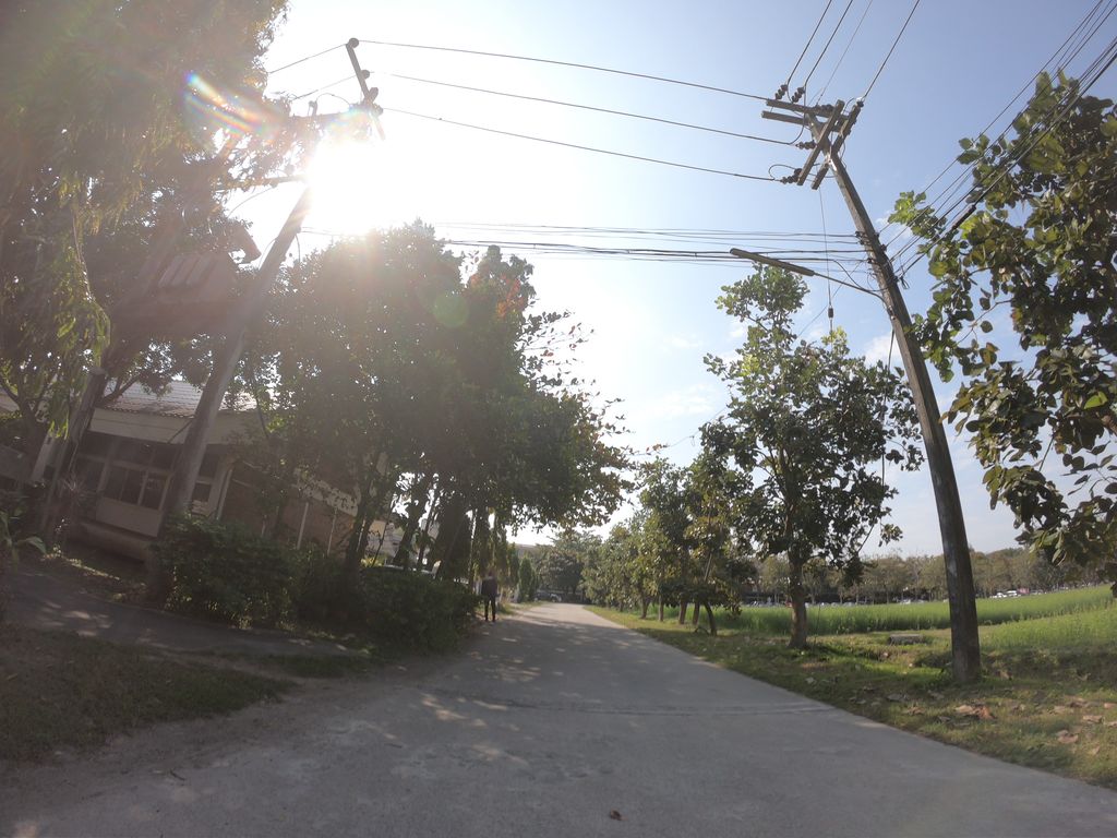 ภาพถนนตรงที่ Agricultural Resource System Research Station สถานีวิจัยระบบทรัพยากรเกษตร ตั้งอยู่ ถ่ายโดย chanuwath_grab พ.ศ. 2562 (2019) · A street-level view of where Agricultural Resource System Research Station สถานีวิจัยระบบทรัพยากรเกษตร stands, by chanuwath_grab in 2562 (2019)