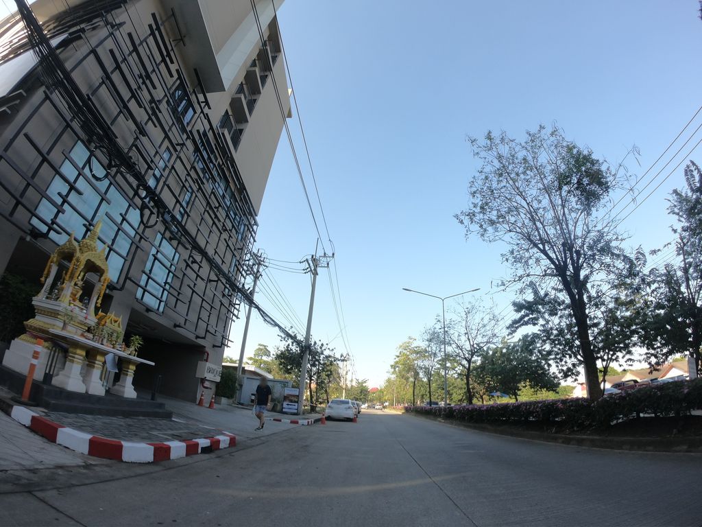 ภาพถนนตรงที่ VENTO Bar & Restaurant ตั้งอยู่ ถ่ายโดย chanuwath_grab พ.ศ. 2562 (2019) · A street-level view of where VENTO Bar & Restaurant stands, by chanuwath_grab in 2562 (2019)