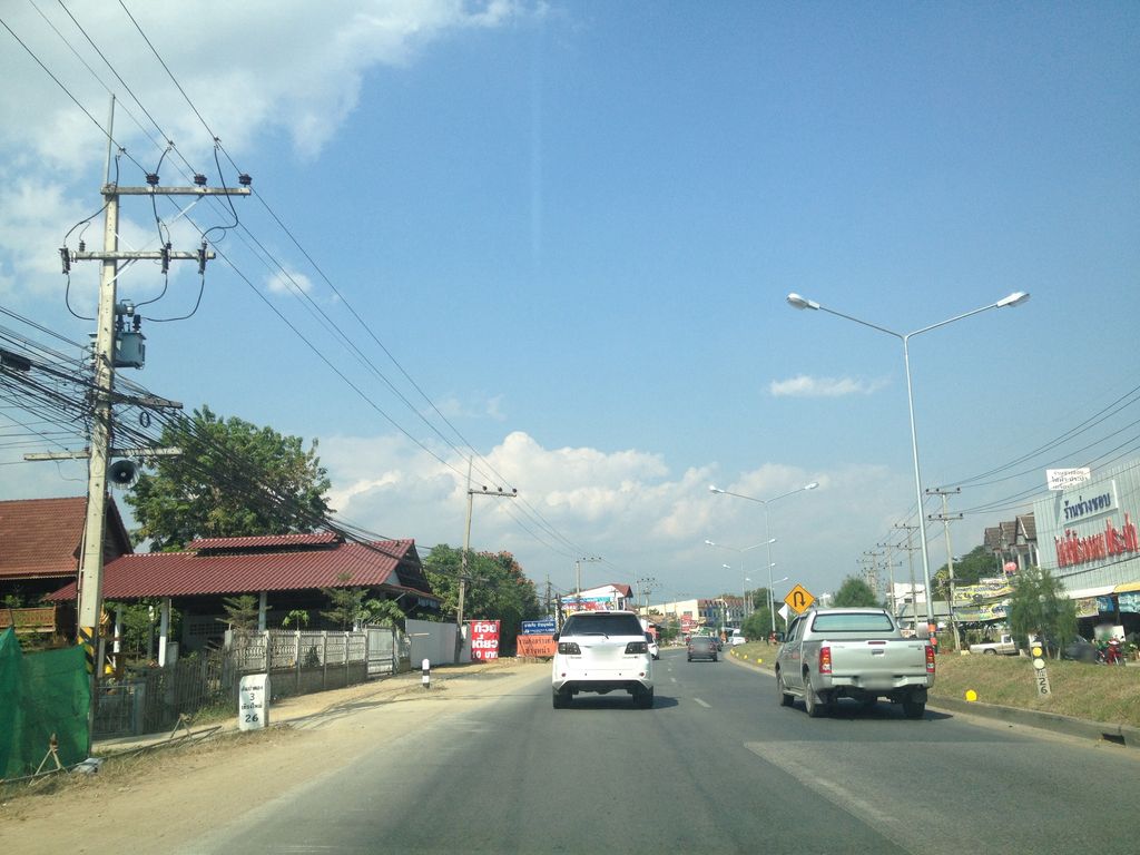 ภาพถนนตรงที่ ข้าวซอย ขนมจีนยายหมั้น เชียงใหม่ ตั้งอยู่ ถ่ายโดย jimwatana พ.ศ. 2558 (2015) · A street-level view of where ข้าวซอย ขนมจีนยายหมั้น เชียงใหม่ · Khao Soi Khanomchin Yai Man Chiang Mai stands, by jimwatana in 2558 (2015)