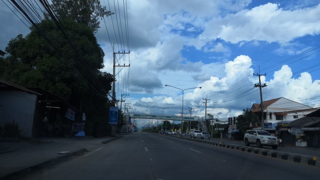 ภาพถนนตรงที่ ชุ่ยการย่าง ตั้งอยู่ ถ่ายโดย charlesano พ.ศ. 2561 (2018) · A street-level view of where ชุ่ยการย่าง · Chuikanyang stands, by charlesano in 2561 (2018)
