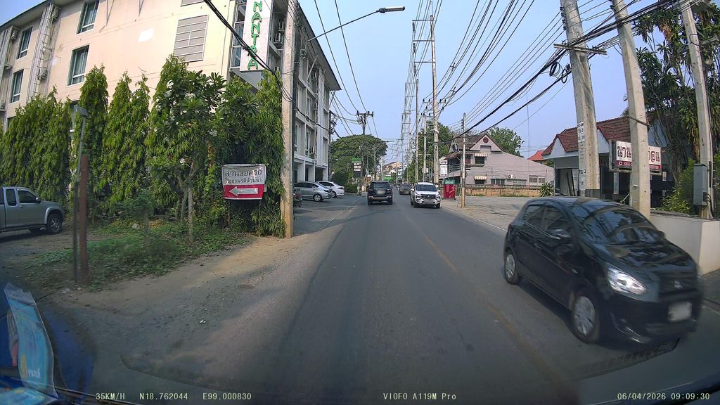 ภาพถนนตรงที่ บ้านดีที่ดินดี ตั้งอยู่ ถ่ายโดย ThailandCambodia พ.ศ. 2569 (2026) · A street-level view of where บ้านดีที่ดินดี · Ban Di Thidin Di stands, by ThailandCambodia in 2569 (2026)