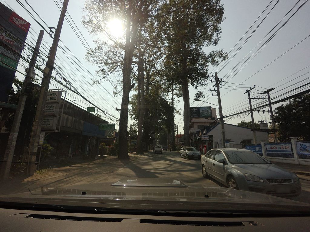 ภาพถนนตรงที่ ทีเอ็มบีธนชาต ตลาดหนองหอย ตั้งอยู่ ถ่ายโดย mishari พ.ศ. 2559 (2016) · A street-level view of where ทีเอ็มบีธนชาต ตลาดหนองหอย · Thiembi Thanachart Talat Nong Hoi stands, by mishari in 2559 (2016)