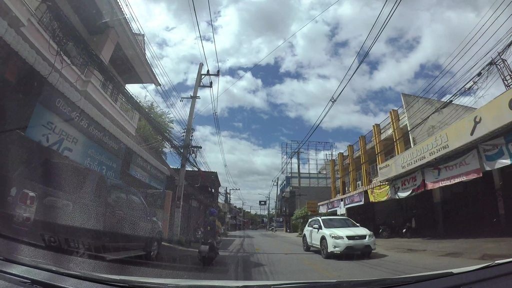 ภาพถนนตรงที่ Barber Man ตั้งอยู่ ถ่ายโดย kaart_3 พ.ศ. 2562 (2019) · A street-level view of where Barber Man stands, by kaart_3 in 2562 (2019)
