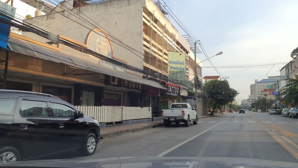 ภาพถนนตรงที่ บริษัท ทรีเอสเตทกรุ๊ป จำกัด ตั้งอยู่ ถ่ายโดย jrcarlsen พ.ศ. 2564 (2021) · A street-level view of where บริษัท ทรีเอสเตทกรุ๊ป จำกัด · Tree Ettet Group Chamkat Company stands, by jrcarlsen in 2564 (2021)