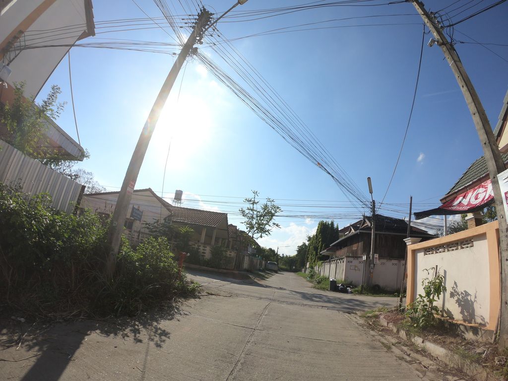 ภาพถนนตรงที่ อำเภอดอยเต่า ตั้งอยู่ ถ่ายโดย chanuwath_grab พ.ศ. 2562 (2019) · A street-level view of where อำเภอดอยเต่า · Amphoe Doi Tao stands, by chanuwath_grab in 2562 (2019)