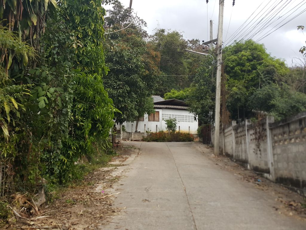 ภาพถนนตรงที่ เทศบาลตำบลเชิงดอย ตั้งอยู่ ถ่ายโดย jrcarlsen พ.ศ. 2558 (2015) · A street-level view of where เทศบาลตำบลเชิงดอย · Tambon Choengdoi Municipality stands, by jrcarlsen in 2558 (2015)