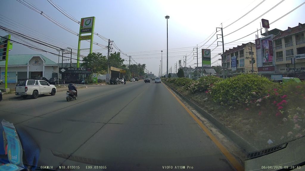 ภาพถนนตรงที่ ธนาคารนครหลวง ตั้งอยู่ ถ่ายโดย ThailandCambodia พ.ศ. 2569 (2026) · A street-level view of where ธนาคารนครหลวง · Nakhon Luang Bank stands, by ThailandCambodia in 2569 (2026)