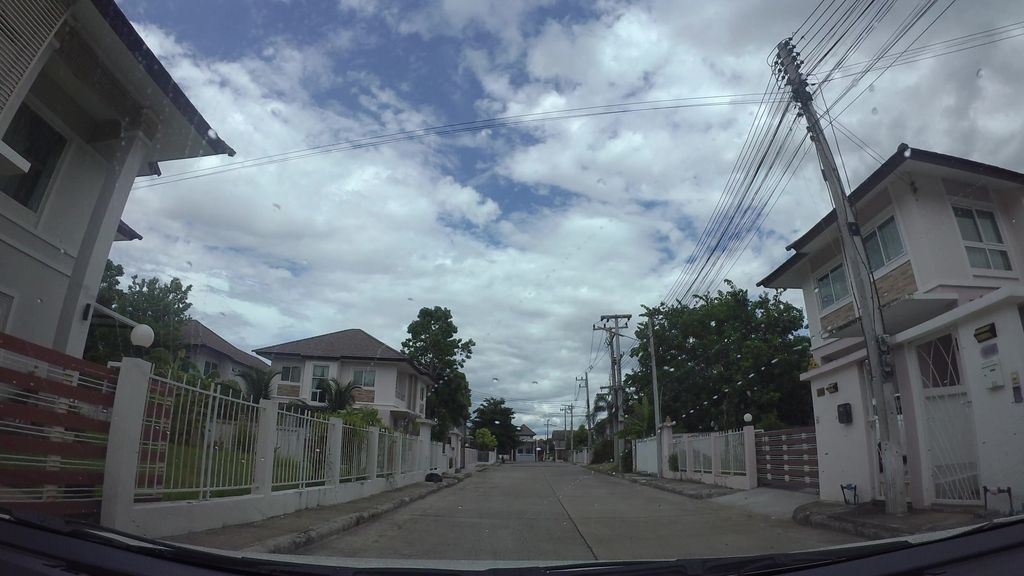 ภาพถนนตรงที่ คณามิตรคลินิกเวชกรรม Cannamit Clinic ตั้งอยู่ ถ่ายโดย kaart_3 พ.ศ. 2562 (2019) · A street-level view of where คณามิตรคลินิกเวชกรรม Cannamit Clinic stands, by kaart_3 in 2562 (2019)