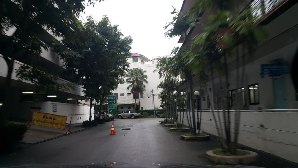 ภาพถนนตรงที่ Ho-Shi ตั้งอยู่ ถ่ายโดย jrcarlsen พ.ศ. 2559 (2016) · A street-level view of where Ho-Shi stands, by jrcarlsen in 2559 (2016)