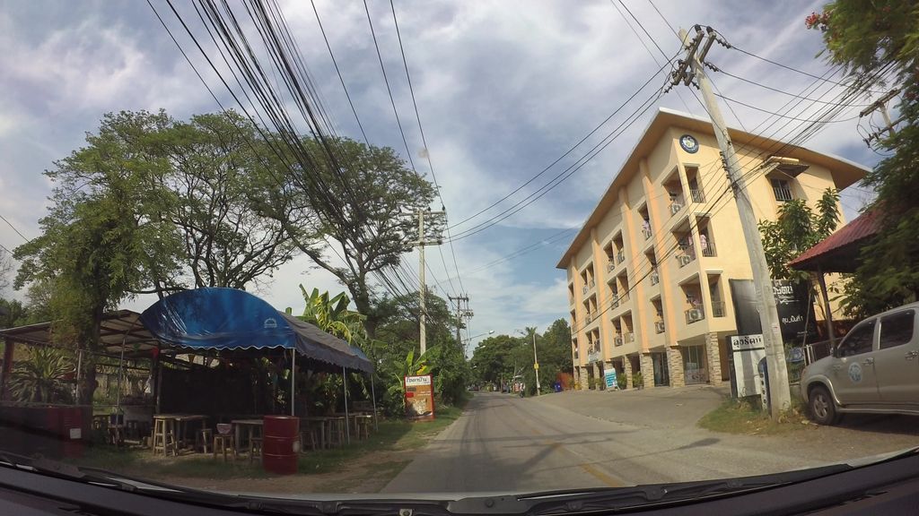 ภาพถนนตรงที่ โซดาบิน ตั้งอยู่ ถ่ายโดย kaart_3 พ.ศ. 2562 (2019) · A street-level view of where โซดาบิน · Sodabin stands, by kaart_3 in 2562 (2019)