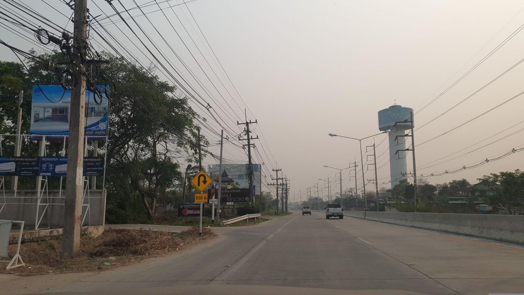 ภาพถนนตรงที่ เพาเวอร์มาร์ทแม่ริม-PowerMart Mae Rim ตั้งอยู่ ถ่ายโดย jrcarlsen พ.ศ. 2566 (2023) · A street-level view of where เพาเวอร์มาร์ทแม่ริม-PowerMart Mae Rim stands, by jrcarlsen in 2566 (2023)