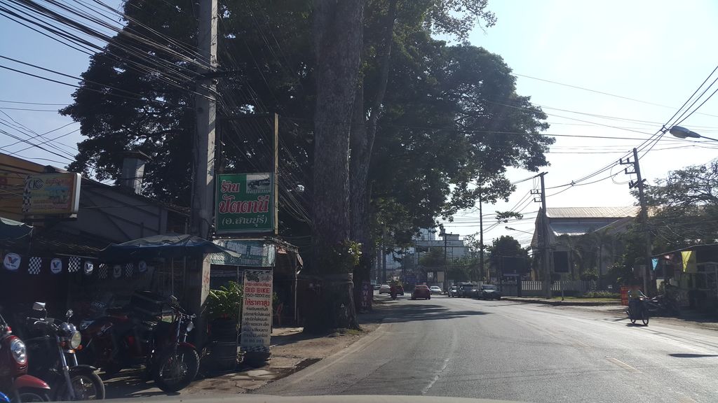 ภาพถนนตรงที่ musterpoint cafe ตั้งอยู่ ถ่ายโดย jrcarlsen พ.ศ. 2559 (2016) · A street-level view of where musterpoint cafe stands, by jrcarlsen in 2559 (2016)