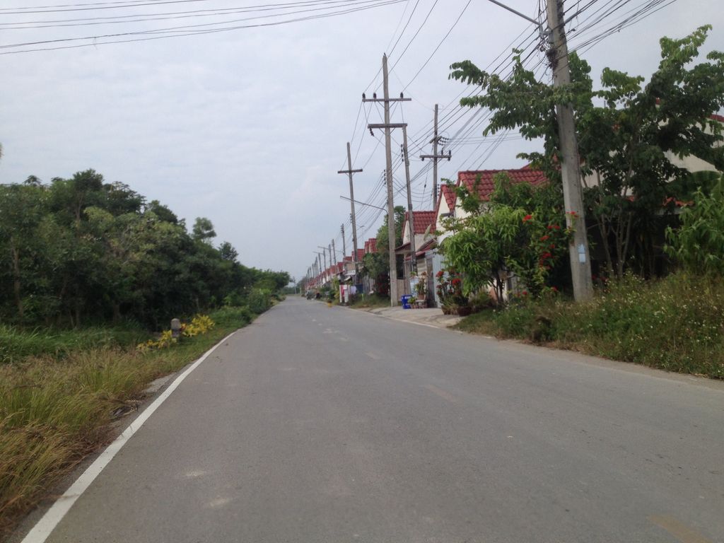 ภาพถนนตรงที่ ร้านกานดาคอลเลคชั่น ตั้งอยู่ ถ่ายโดย jimwatana พ.ศ. 2558 (2015) · A street-level view of where ร้านกานดาคอลเลคชั่น · Ran Kanda Collection stands, by jimwatana in 2558 (2015)