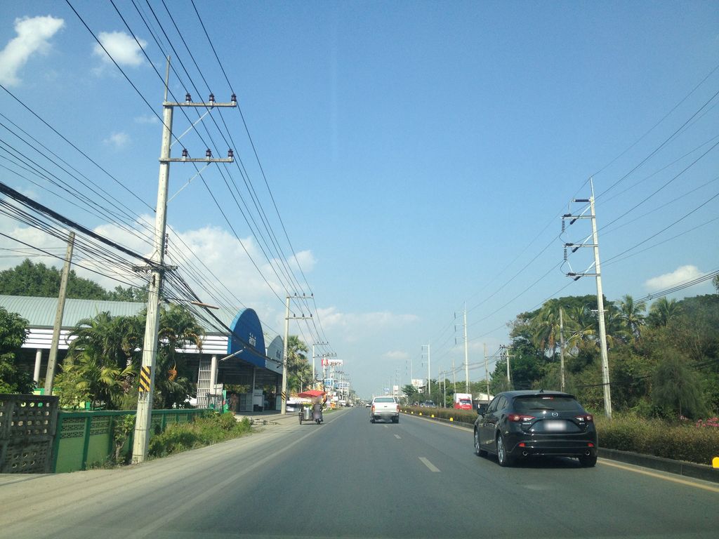 ภาพถนนตรงที่ Phoenix Taekwondo Chiang Mai ตั้งอยู่ ถ่ายโดย jimwatana พ.ศ. 2558 (2015) · A street-level view of where Phoenix Taekwondo Chiang Mai stands, by jimwatana in 2558 (2015)