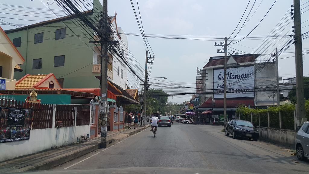 ภาพถนนตรงที่ Asia Translation Service the Head-Quarter Office ตั้งอยู่ ถ่ายโดย jrcarlsen พ.ศ. 2560 (2017) · A street-level view of where Asia Translation Service the Head-Quarter Office stands, by jrcarlsen in 2560 (2017)