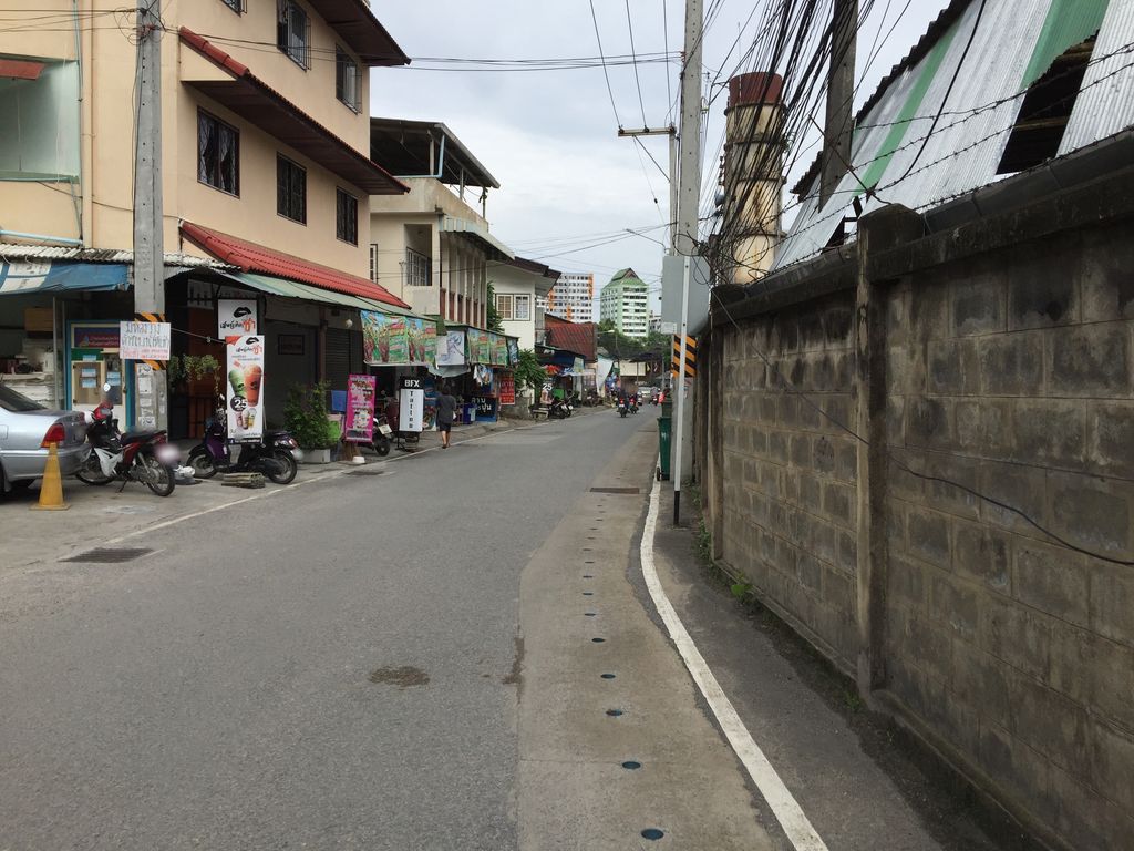 ภาพถนนตรงที่ P&A Electronic ตั้งอยู่ ถ่ายโดย alvinsj พ.ศ. 2560 (2017) · A street-level view of where P&A Electronic stands, by alvinsj in 2560 (2017)