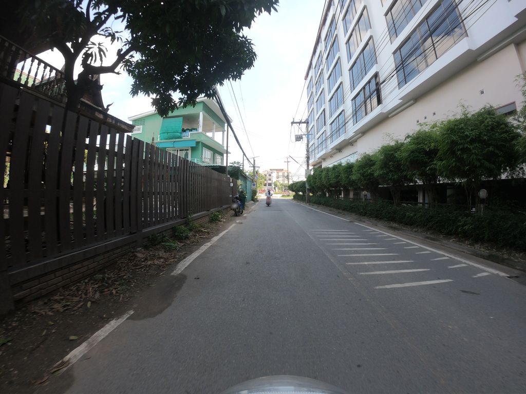 ภาพถนนตรงที่ โรงแรม ธารินเชียงใหม่ ตั้งอยู่ ถ่ายโดย chanuwath_grab พ.ศ. 2562 (2019) · A street-level view of where โรงแรม ธารินเชียงใหม่ · Tharin Chiang Mai Hotel stands, by chanuwath_grab in 2562 (2019)
