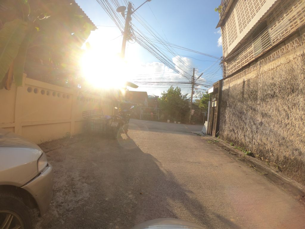 ภาพถนนตรงที่ Sabeidee Coffee 6395 ตั้งอยู่ ถ่ายโดย chanuwath_grab พ.ศ. 2562 (2019) · A street-level view of where Sabeidee Coffee 6395 stands, by chanuwath_grab in 2562 (2019)