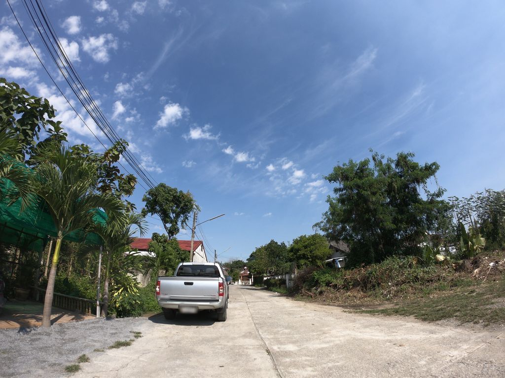 ภาพถนนตรงที่ Jazz Garden by mamanoi ตั้งอยู่ ถ่ายโดย chanuwath_grab พ.ศ. 2562 (2019) · A street-level view of where Jazz Garden by mamanoi stands, by chanuwath_grab in 2562 (2019)