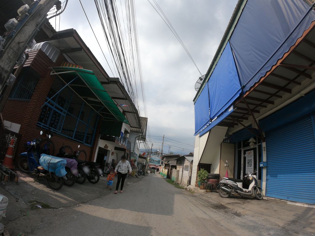 ภาพถนนตรงที่ One More Space ตั้งอยู่ ถ่ายโดย chanuwath_grab พ.ศ. 2562 (2019) · A street-level view of where One More Space stands, by chanuwath_grab in 2562 (2019)
